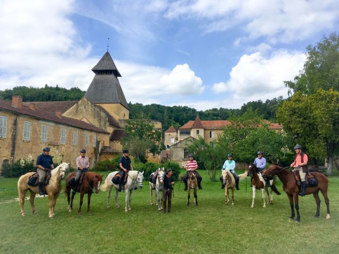 Connoisseur tour Bordeaux wine castles