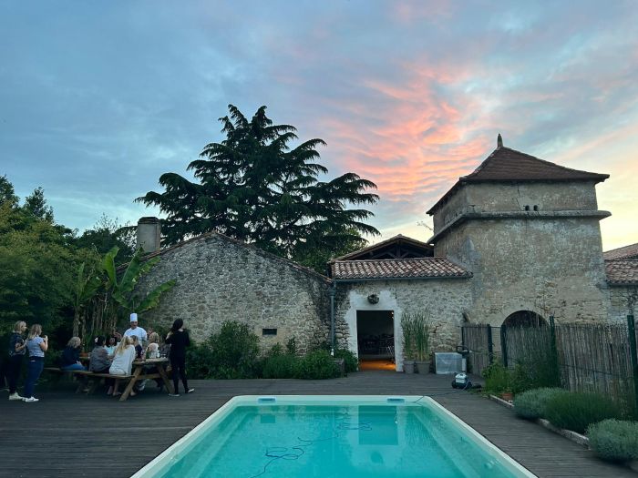 Connoisseur tour Bordeaux wine castles