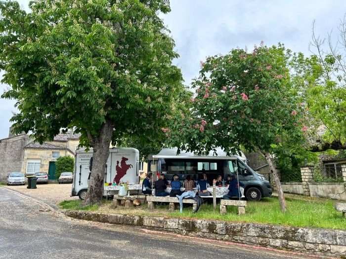 Connoisseur tour Bordeaux wine castles