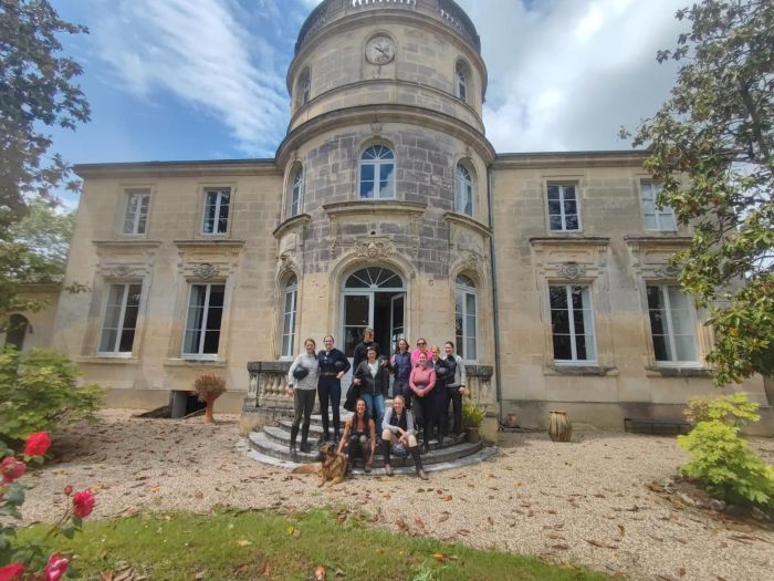 Connoisseur tour Bordeaux wine castles